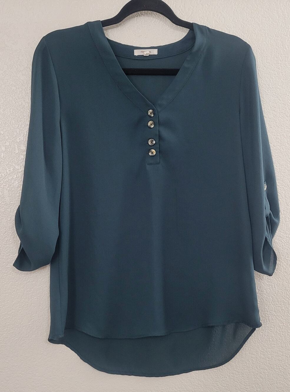 Maurices Women's Small Green Henley Blouse 3/4 Roll Tab Sleeve High Low Hem